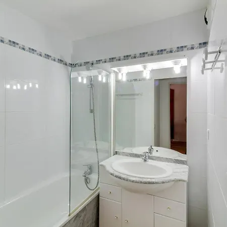 アパート T2 Avec Parking Et Piscine - Proche Pistes, 4 Pers - - Fr-1-404-264 *